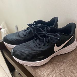 Nike Revolution 5 Sneakers - Size 9